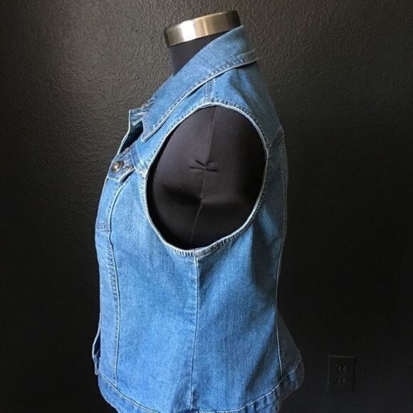 Barccini Vest  - Picture 6 of 8